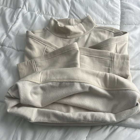 Like new! women’s rarely worn - cream mock new fleece-lined sweater- size large - Picture 7 of 8